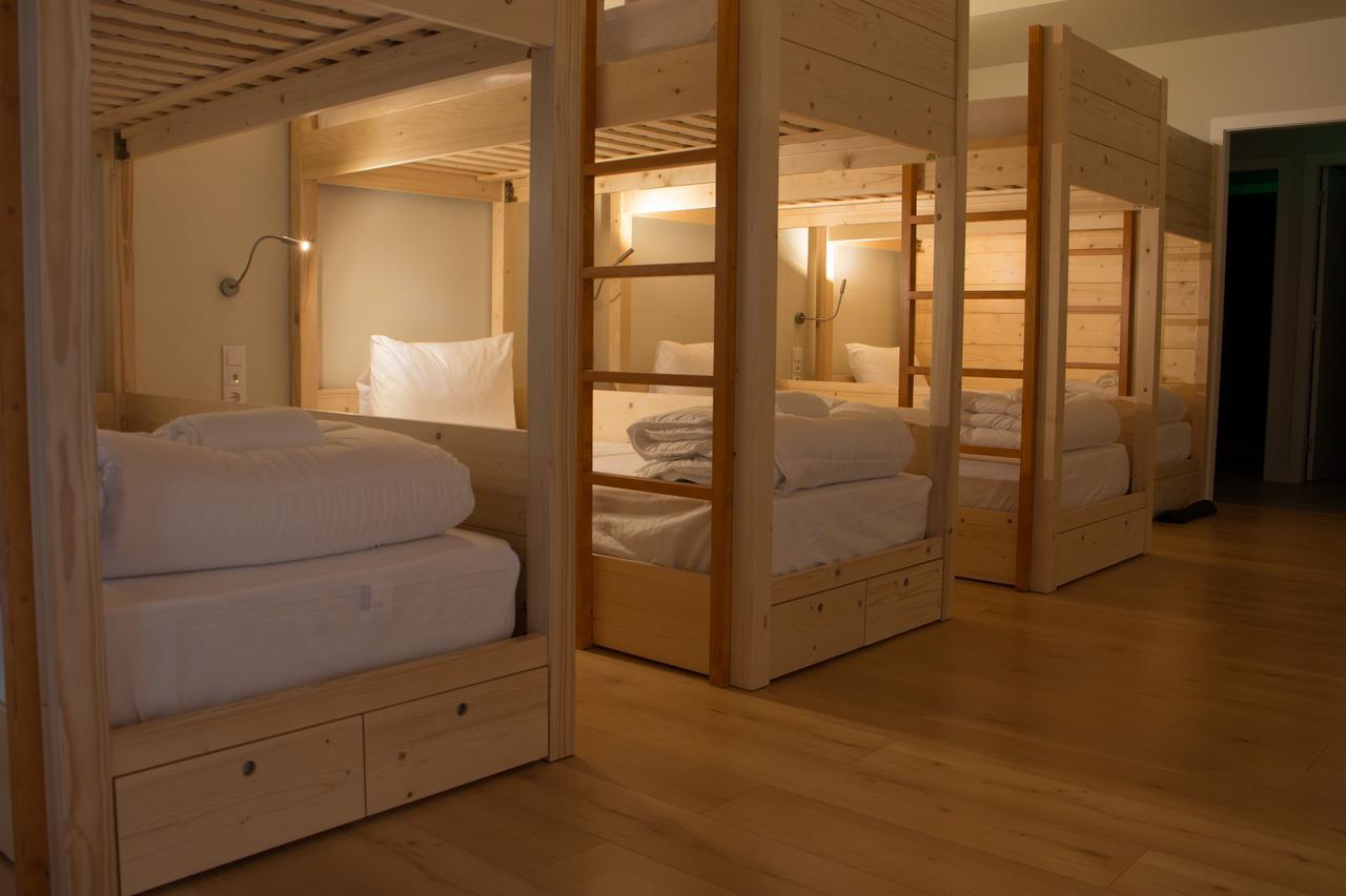 Feira Hostel & Suites Санта Мария да Фейра Екстериор снимка