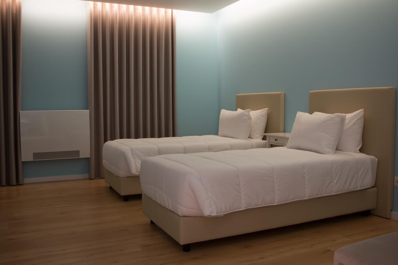 Feira Hostel & Suites Санта Мария да Фейра Екстериор снимка